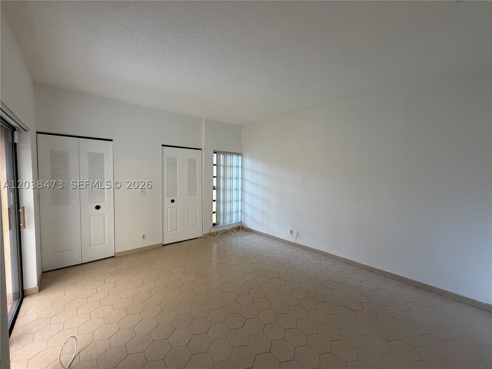 WESTVIEW CONDOMINIUM NO F - Residential Lease