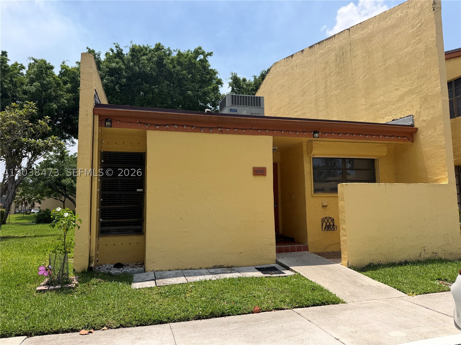 WESTVIEW CONDOMINIUM NO F - Residential Lease