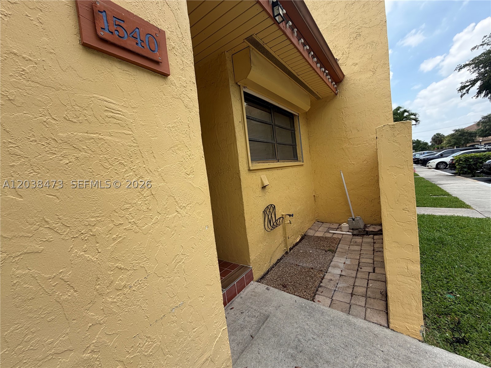 WESTVIEW CONDOMINIUM NO F - Residential Lease