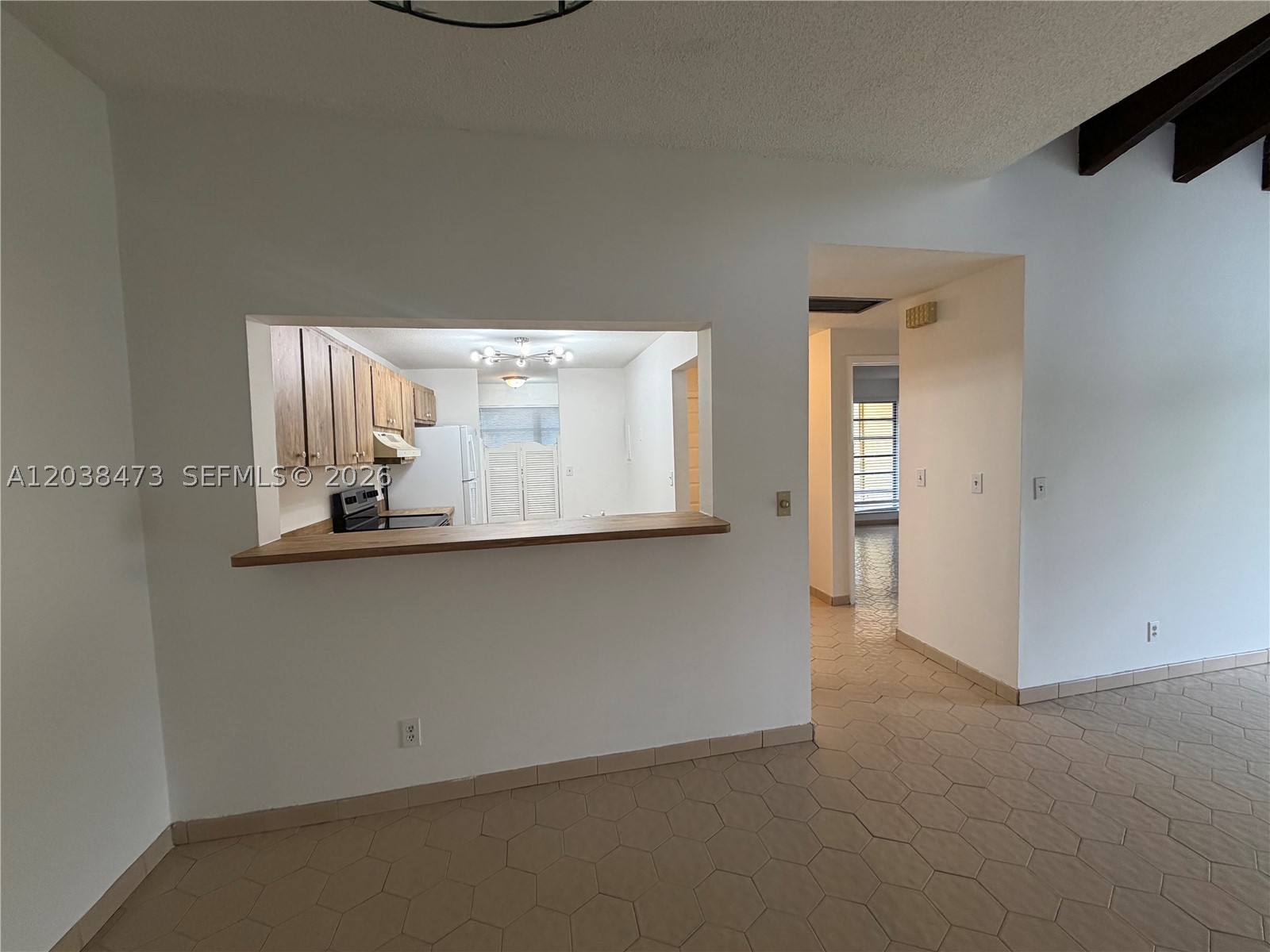 WESTVIEW CONDOMINIUM NO F - Residential Lease