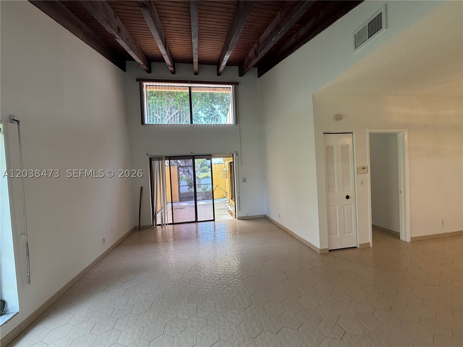 WESTVIEW CONDOMINIUM NO F - Residential Lease