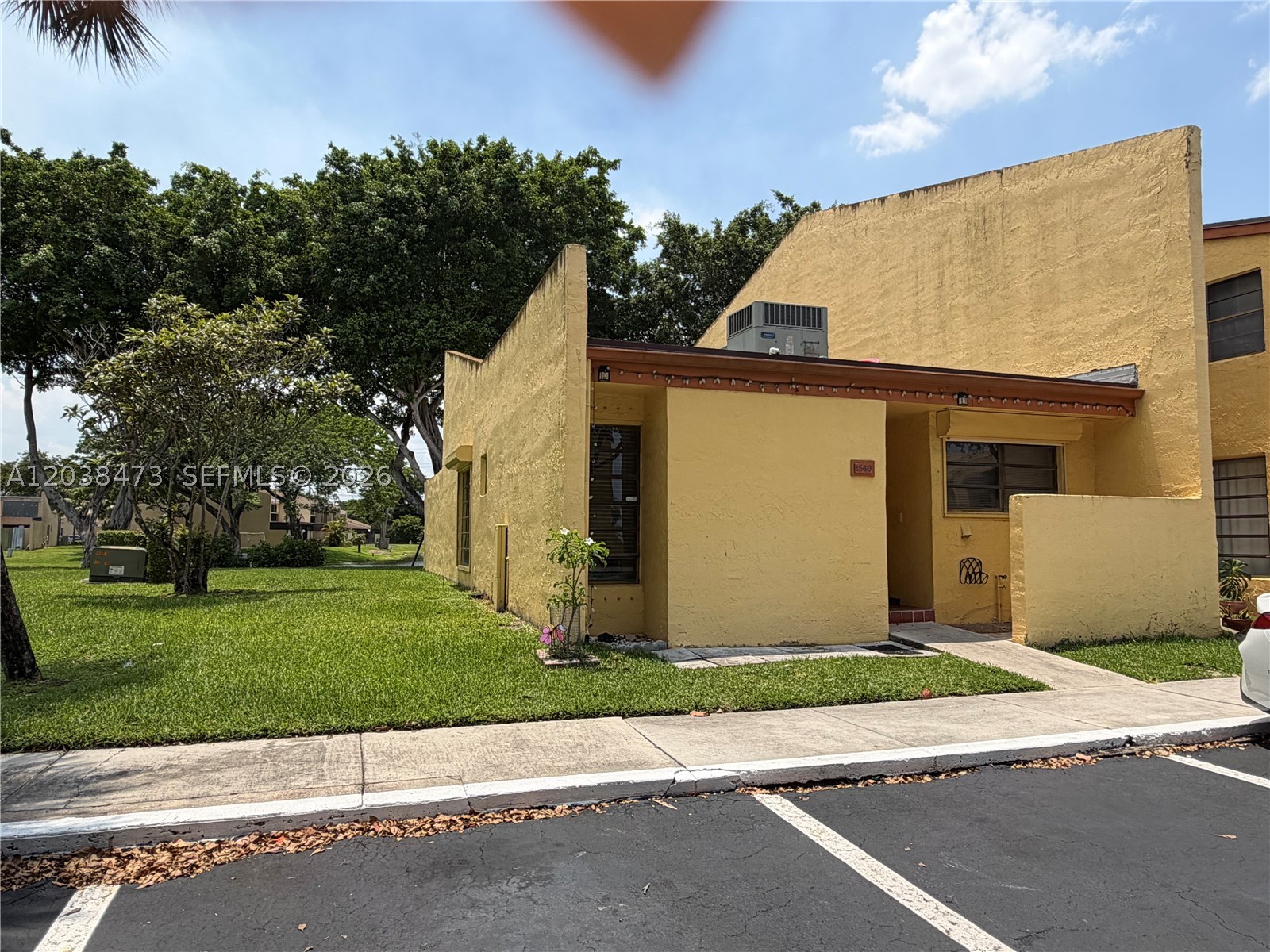 WESTVIEW CONDOMINIUM NO F - Residential Lease
