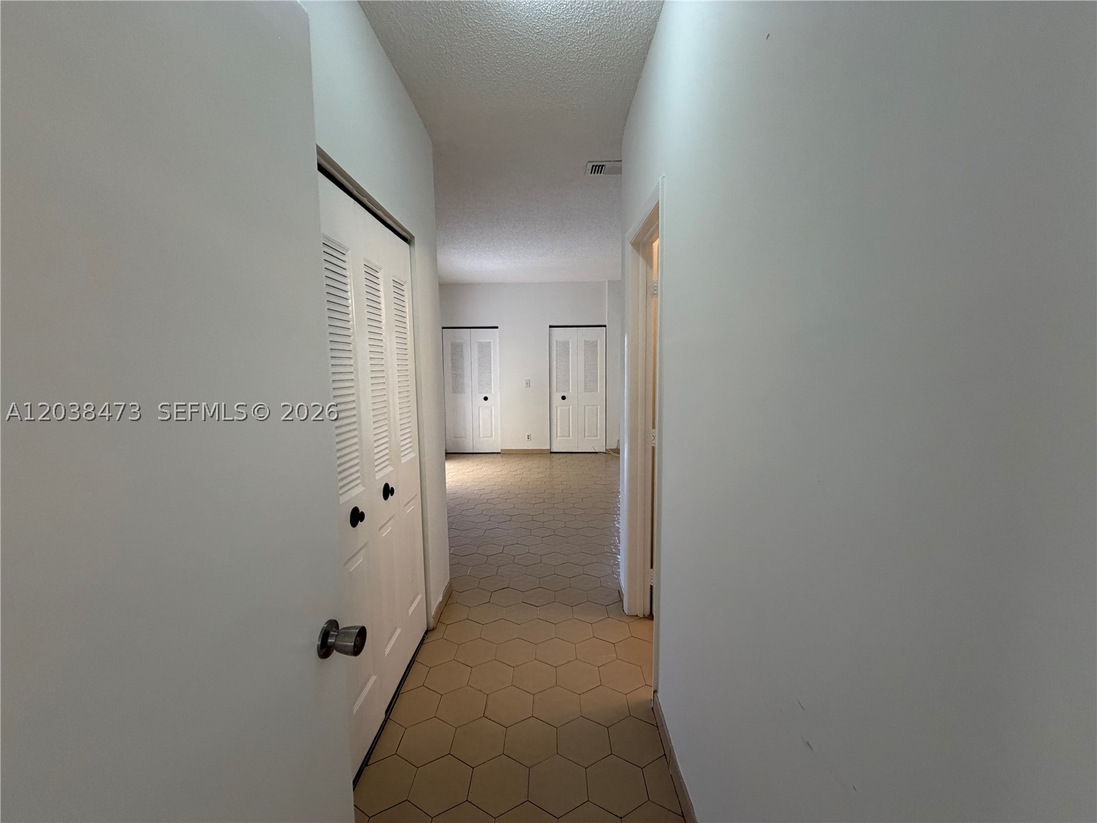WESTVIEW CONDOMINIUM NO F - Residential Lease