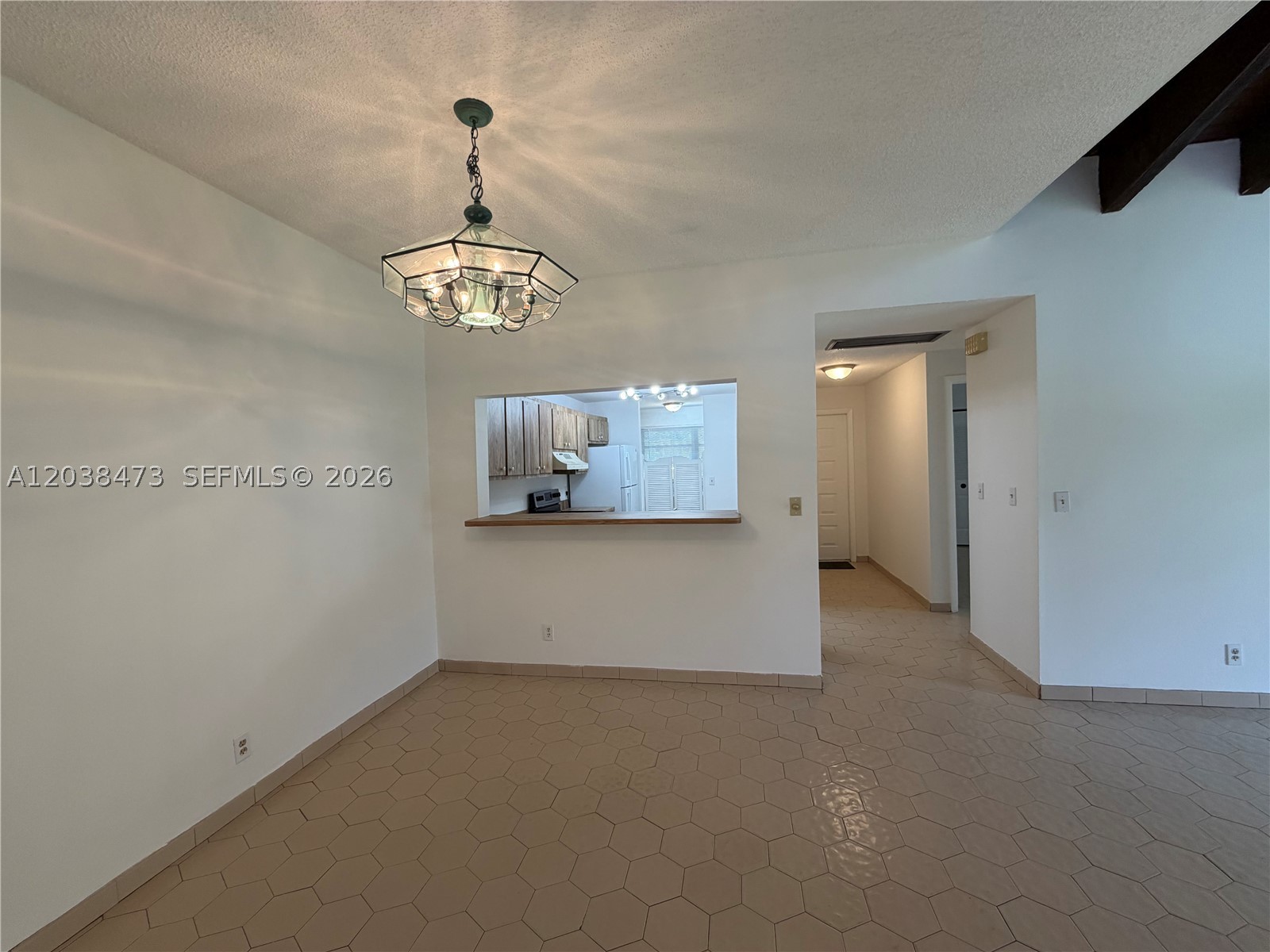 WESTVIEW CONDOMINIUM NO F - Residential Lease