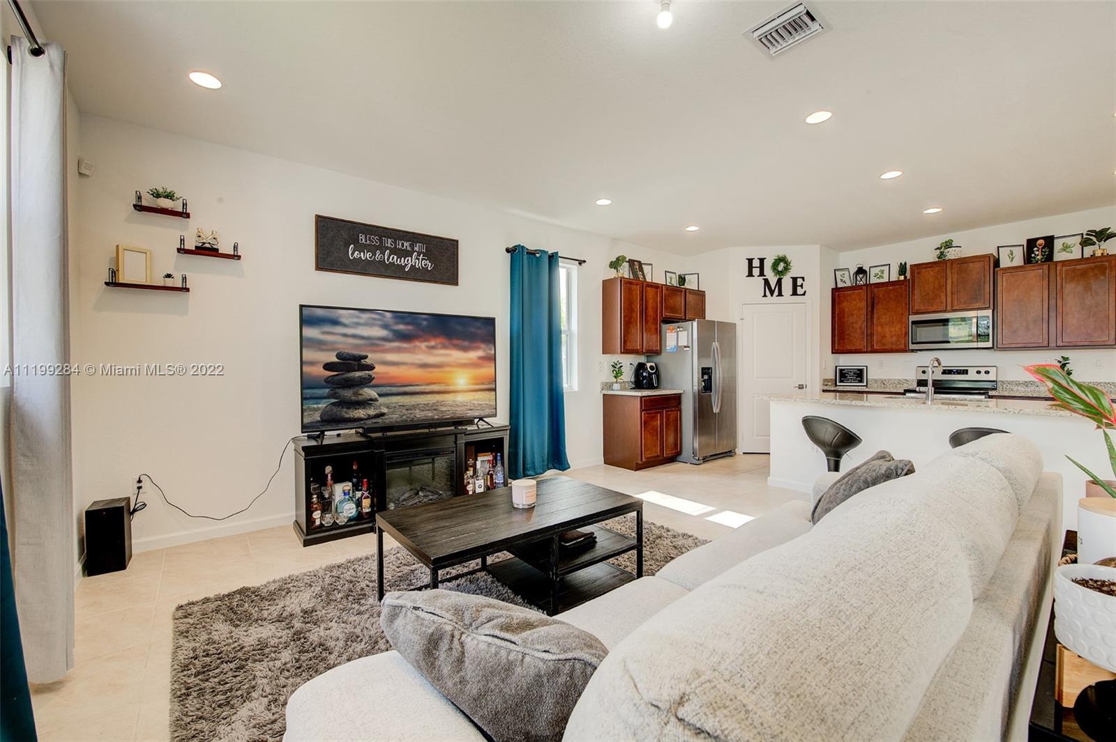 A H AT TURNPIKE SOUTH SEC - Residential