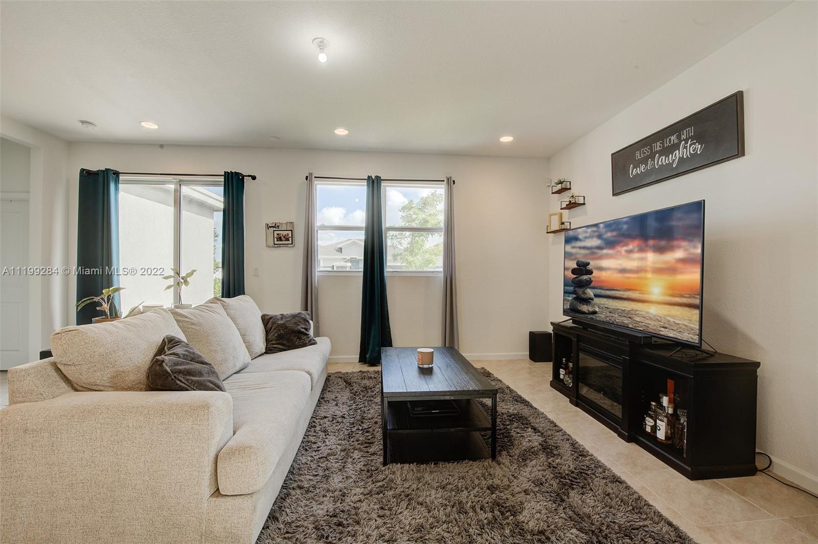 A H AT TURNPIKE SOUTH SEC - Residential