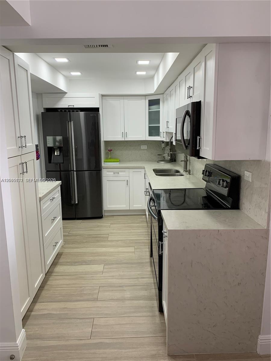 DELVISTA TOWERS CONDO TOW - Residential Lease