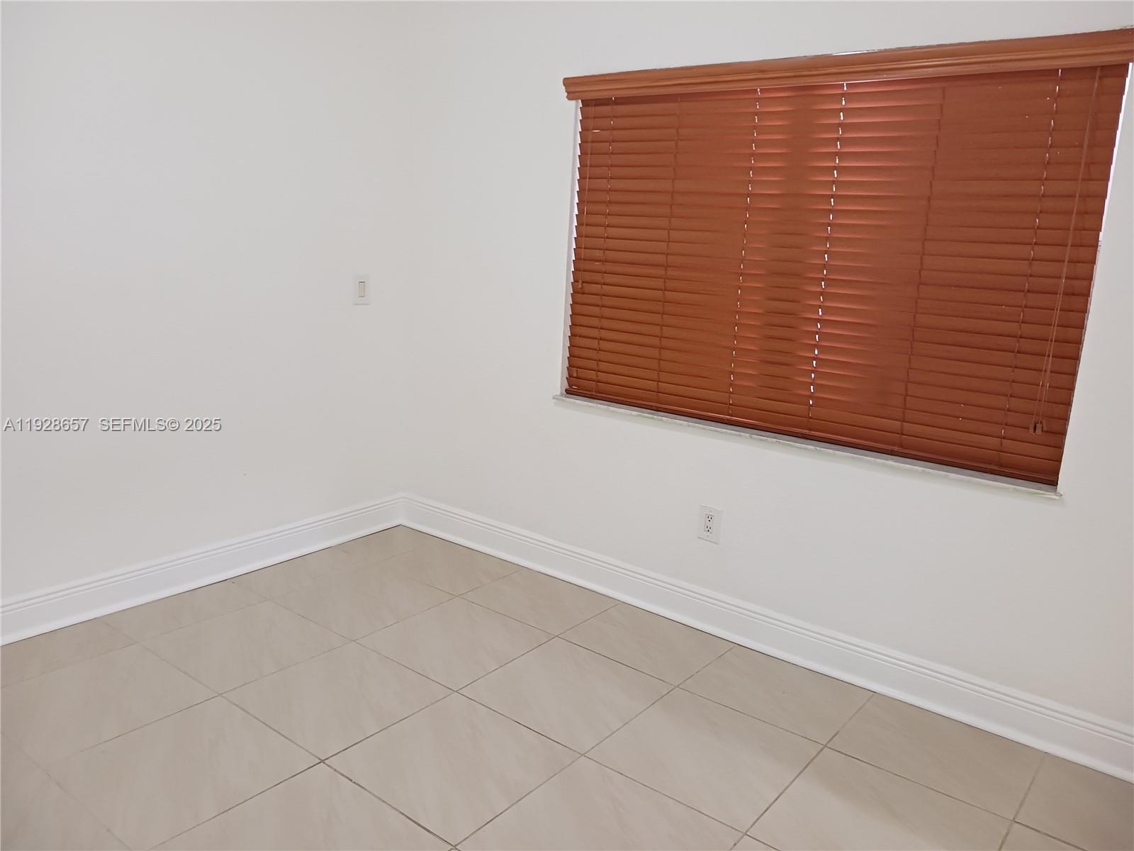 TAMIAMI TRAIL PARK - Residential Income