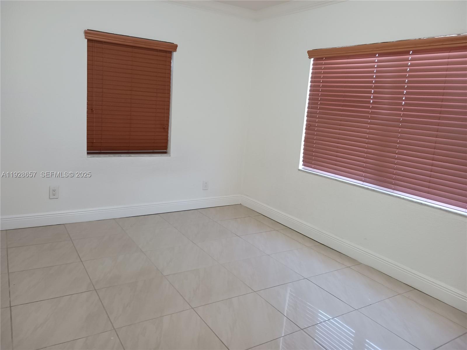 TAMIAMI TRAIL PARK - Residential Income