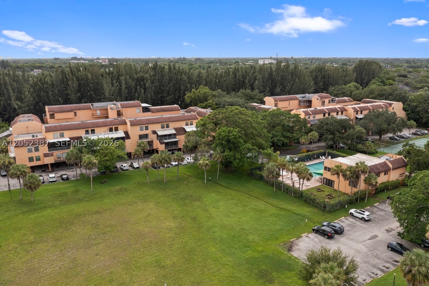 LAGO WEST CONDOMINIUM - Residential Lease