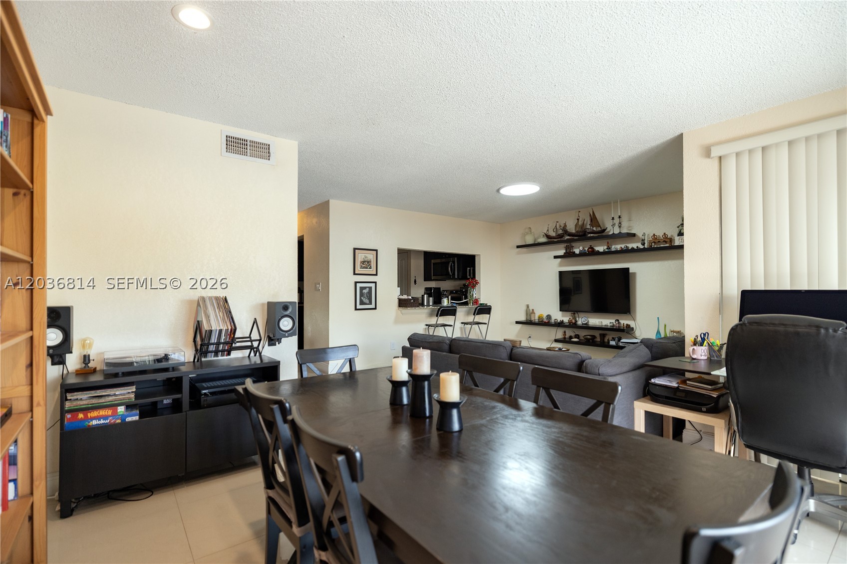 TAMIAMI LAKES TOWNHOUSES - Residential Lease