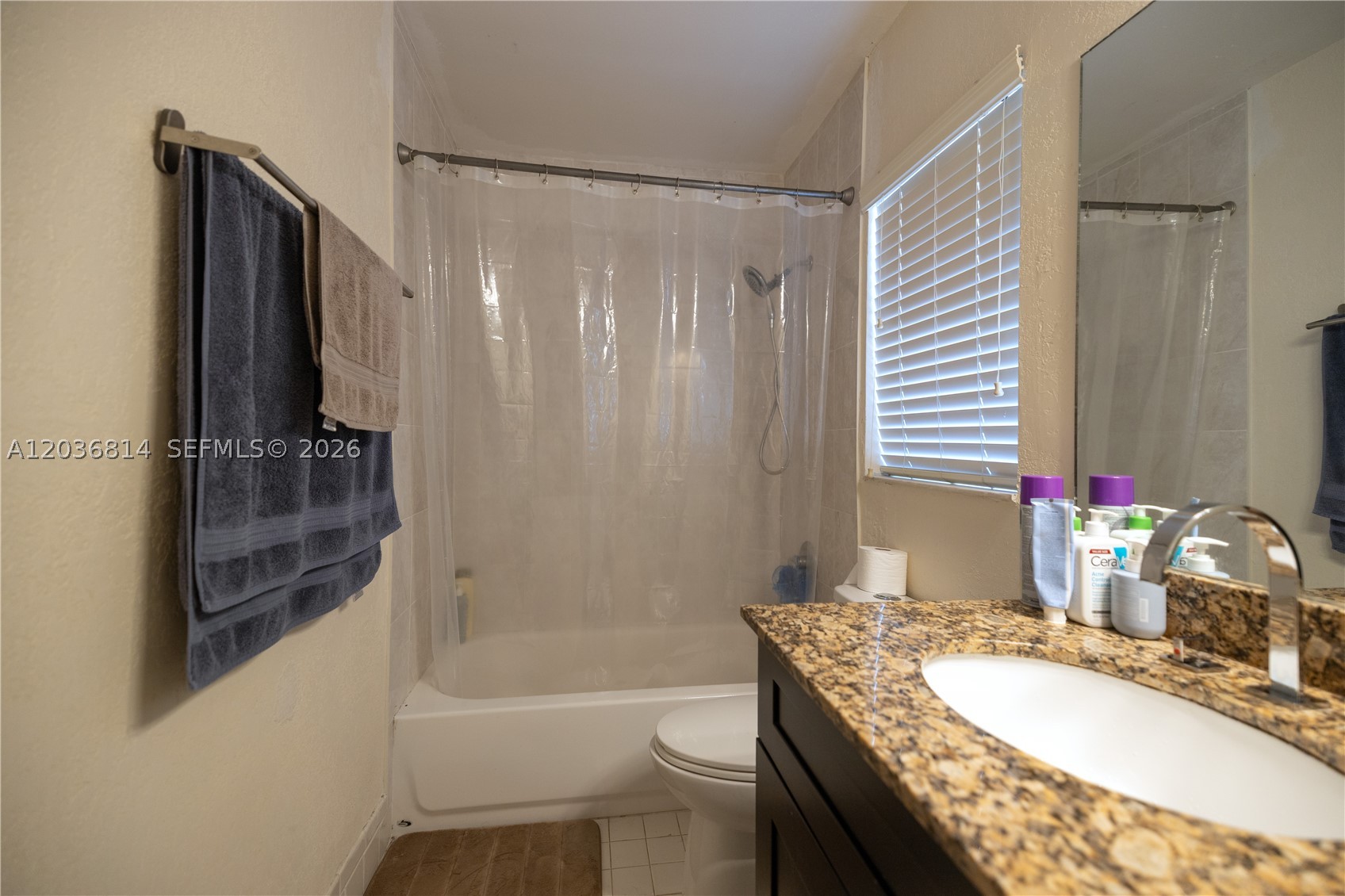 TAMIAMI LAKES TOWNHOUSES - Residential Lease