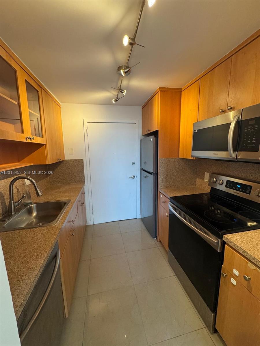 KEYSTONE TOWERS CONDO - Residential
