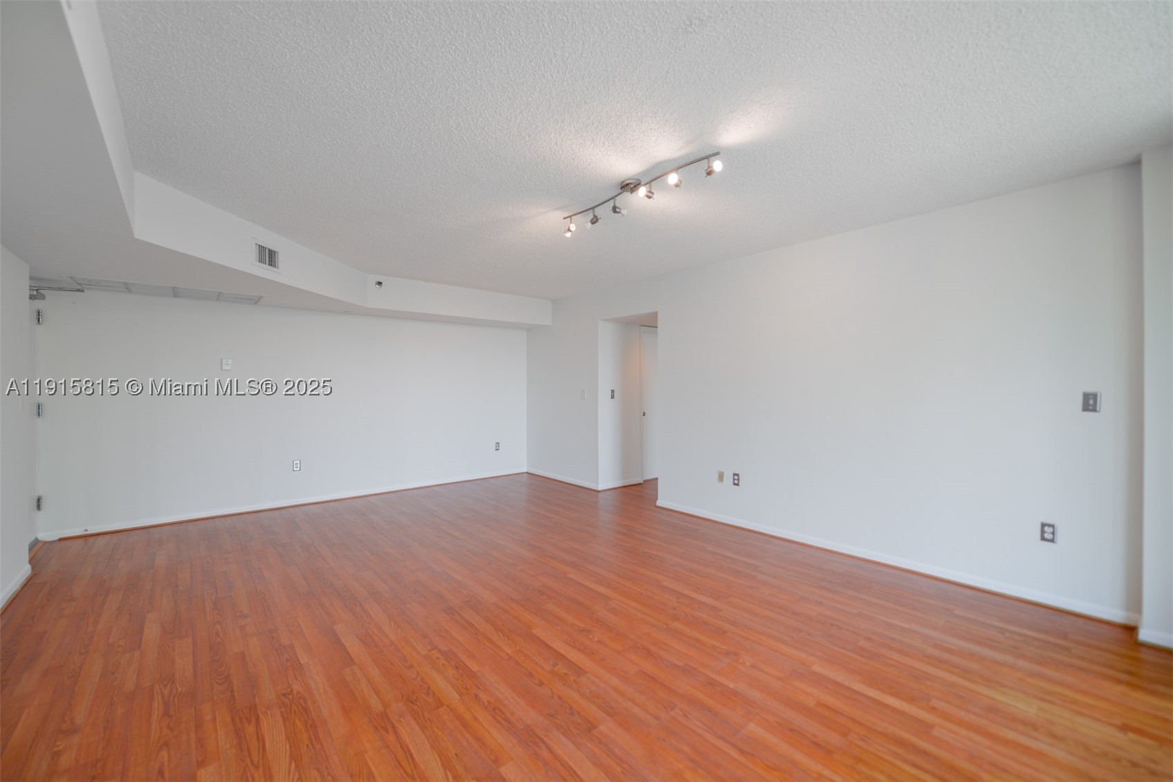 THE GRANDVIEW CONDO - Residential