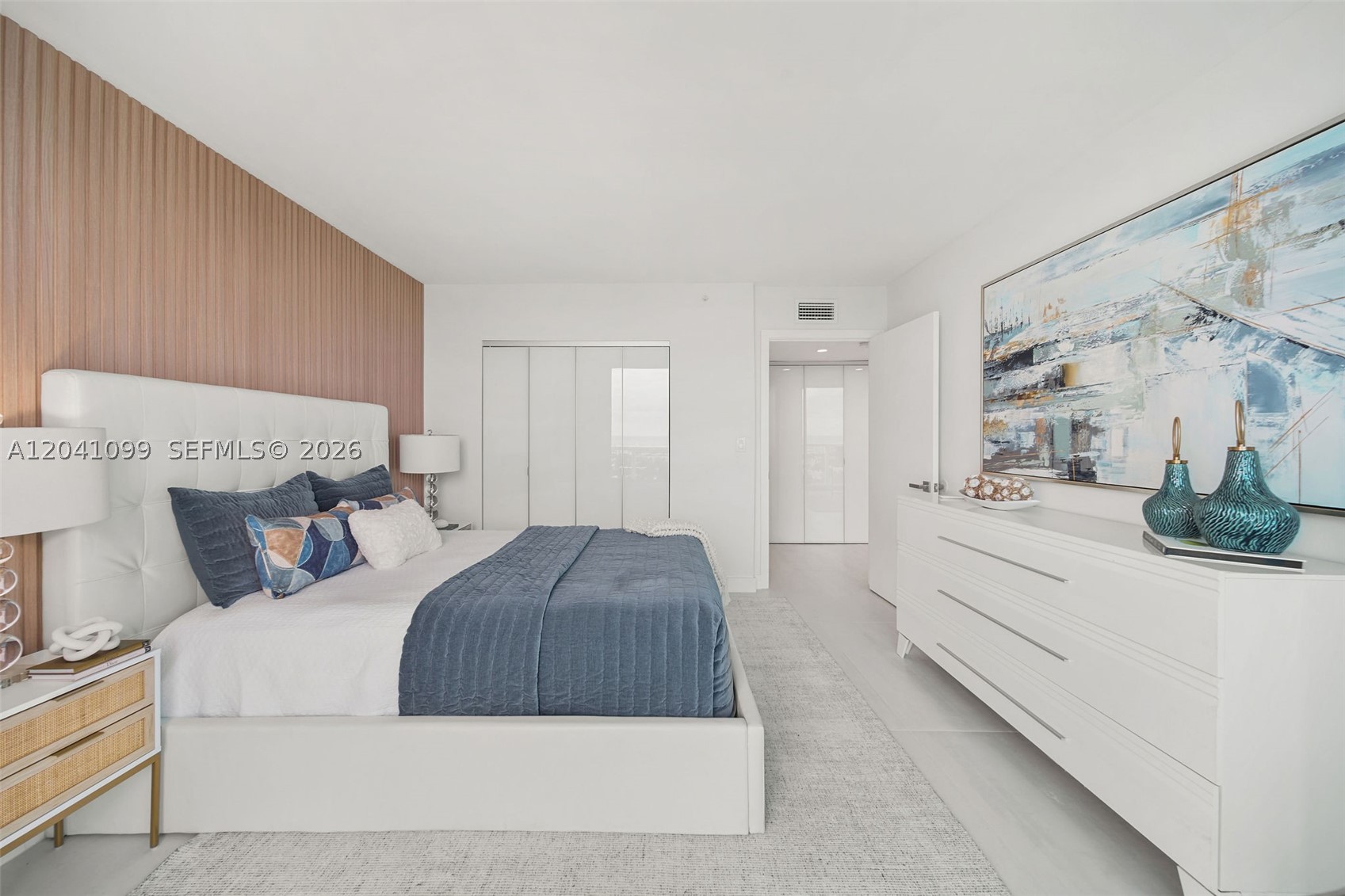 THE FLORIDIAN CONDO - Residential Lease