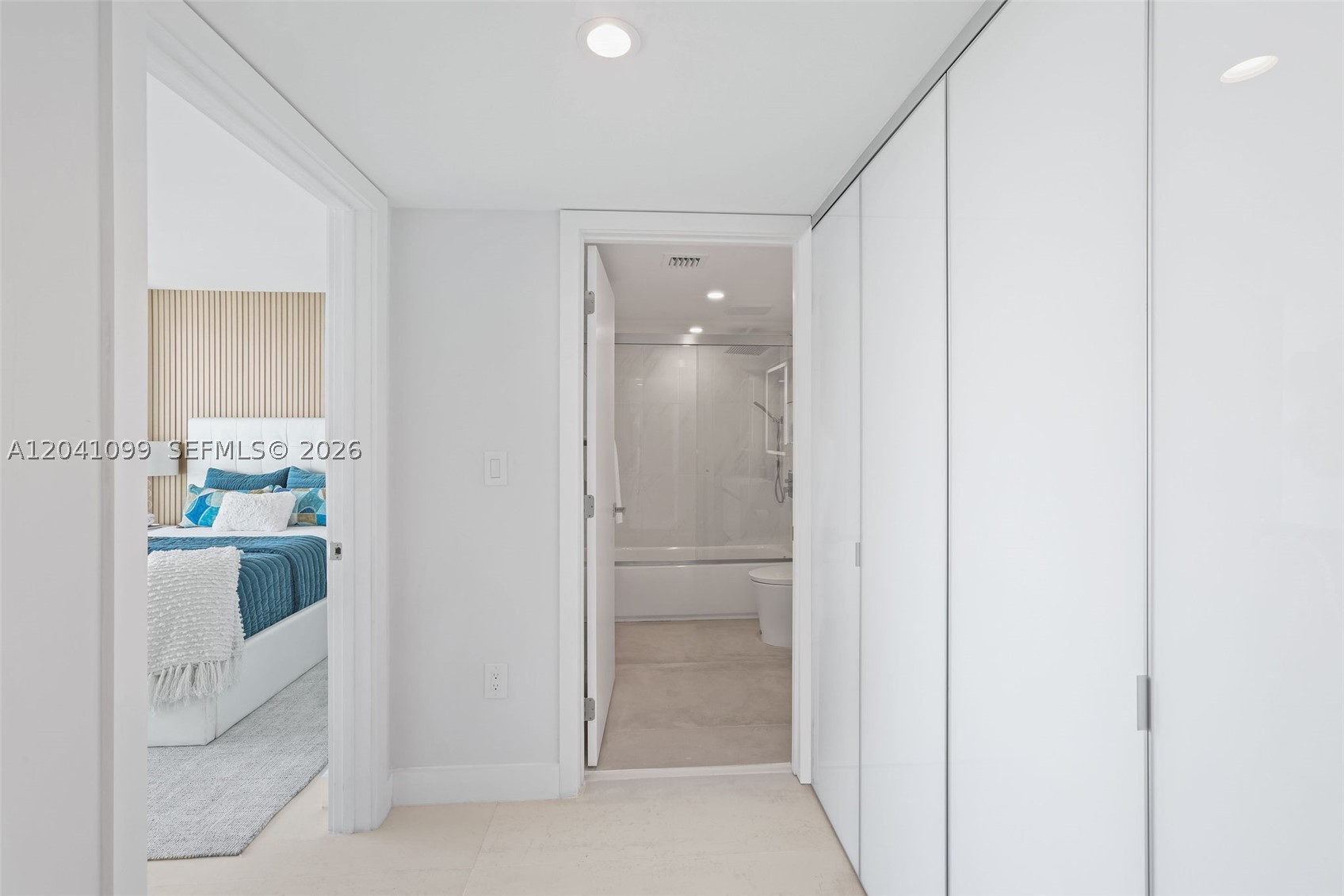 THE FLORIDIAN CONDO - Residential Lease