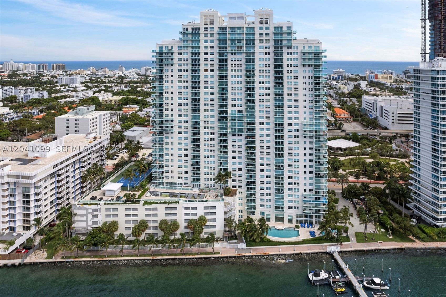 THE FLORIDIAN CONDO - Residential Lease