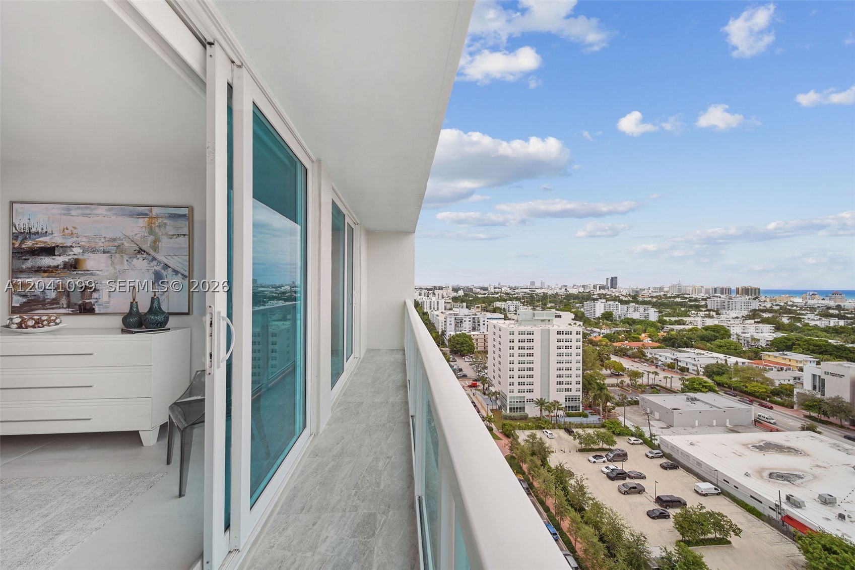 THE FLORIDIAN CONDO - Residential Lease