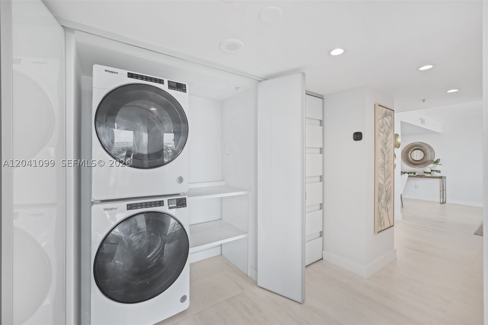 THE FLORIDIAN CONDO - Residential Lease