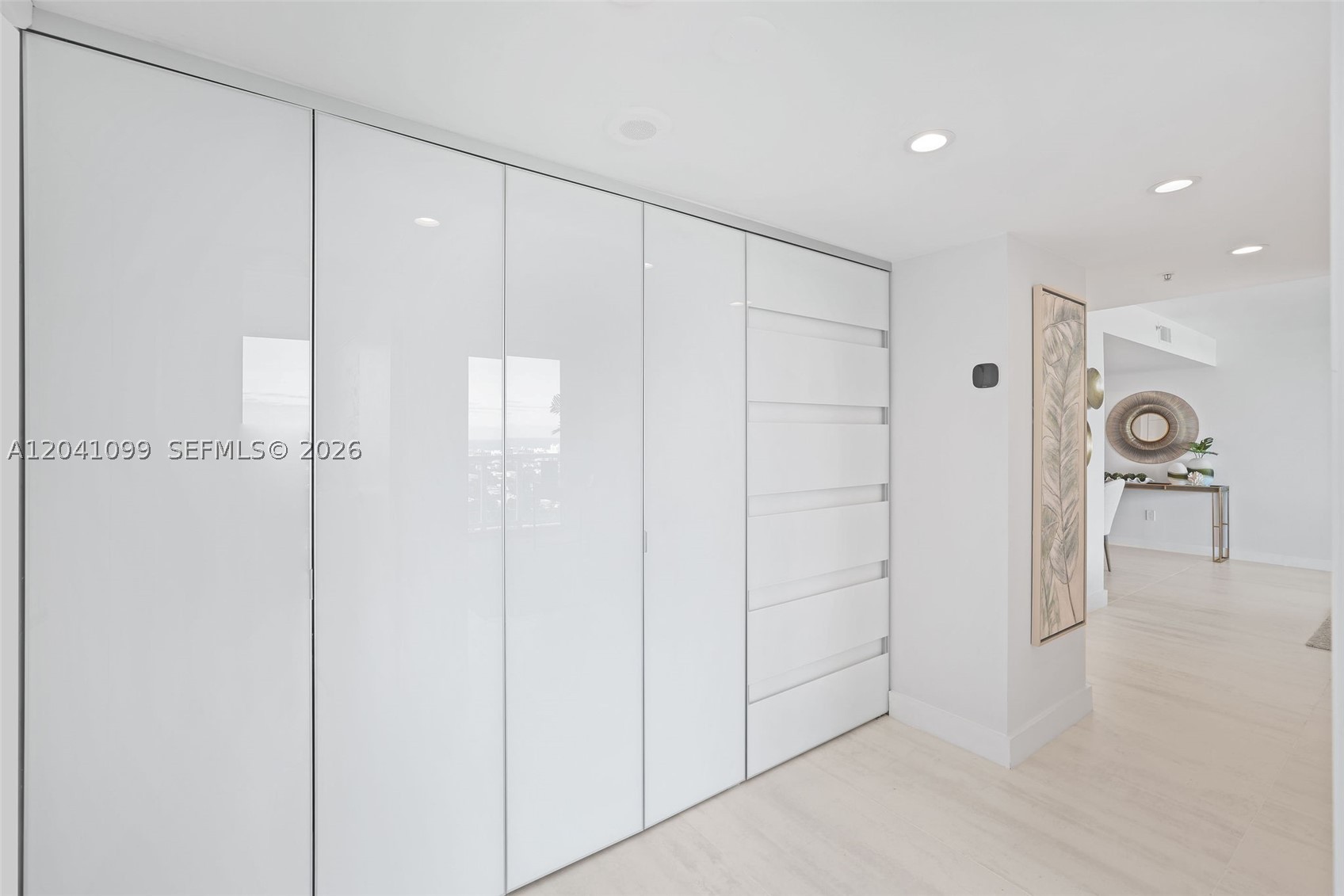 THE FLORIDIAN CONDO - Residential Lease