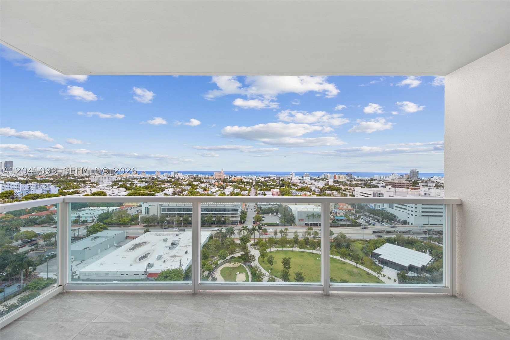 THE FLORIDIAN CONDO - Residential Lease