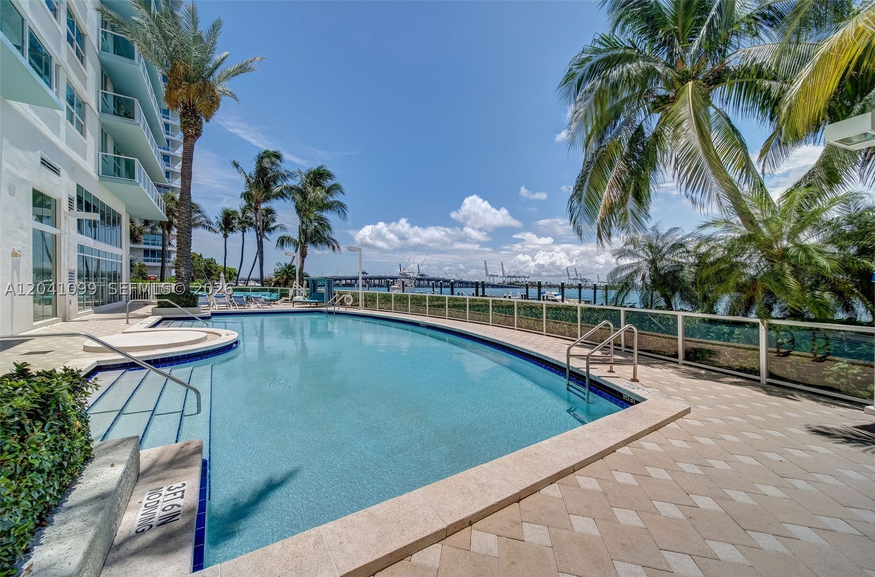 THE FLORIDIAN CONDO - Residential Lease