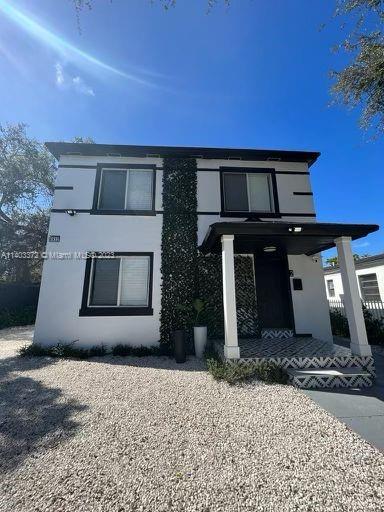 Fully Renovated and fully furnished Duplex in highly desirable Miami's Little River. Full renovation throughout the entire property. New roof, new bathrooms, and kitchens. Brand New hurricane impact windows are in the process of being installed. Five Assigned parking spaces for each unit plus additional parking on the property. Property features three studios, one 2 beds/1bath and one 3 beds/ 1 bath total of 5 Units with private entrances

Prime location, thriving rental market. Fantastic investment opportunity with 10.5 % Net Cap Rate. Always Rented.

Minutes drive to Design District, Wynwood, Edgewater, and Midtown.