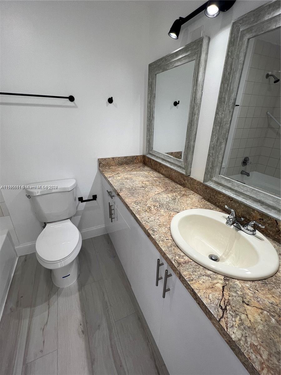 BRISAS DEL LAGO CONDO - Residential