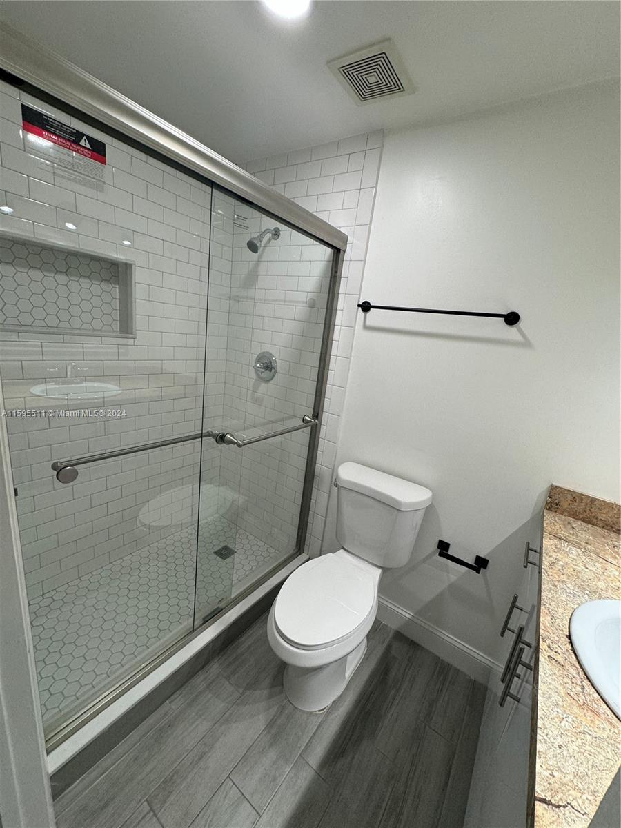 BRISAS DEL LAGO CONDO - Residential