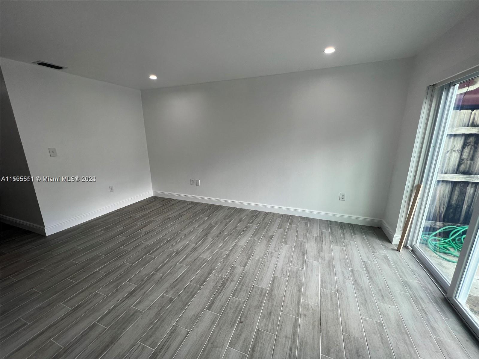 BRISAS DEL LAGO CONDO - Residential