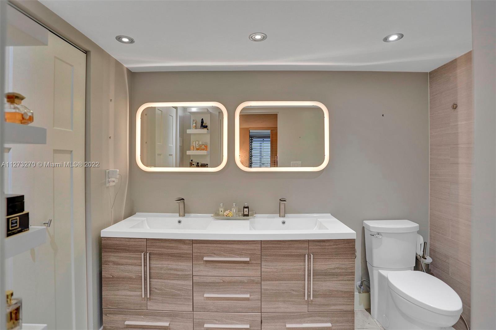 COCO WOOD CONDO - Residential