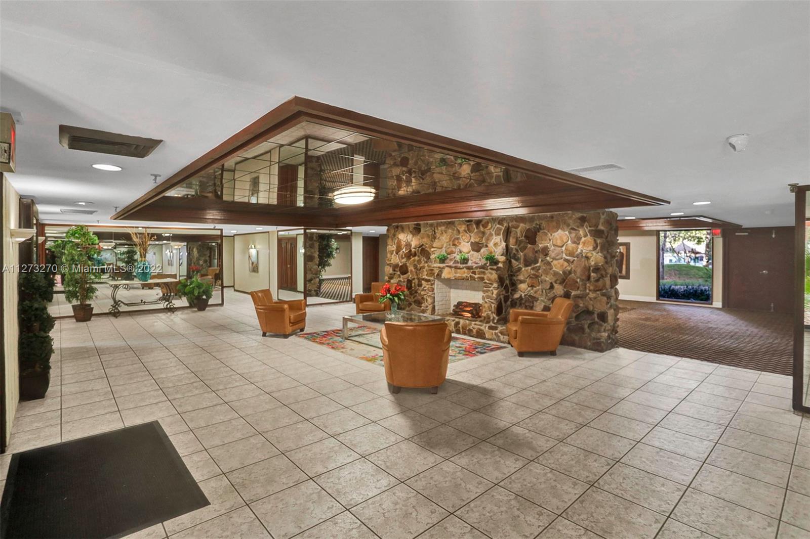 COCO WOOD CONDO - Residential