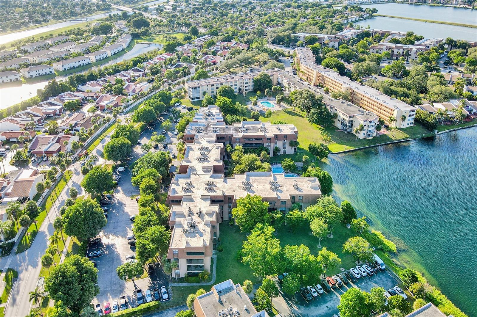 COCO WOOD CONDO - Residential