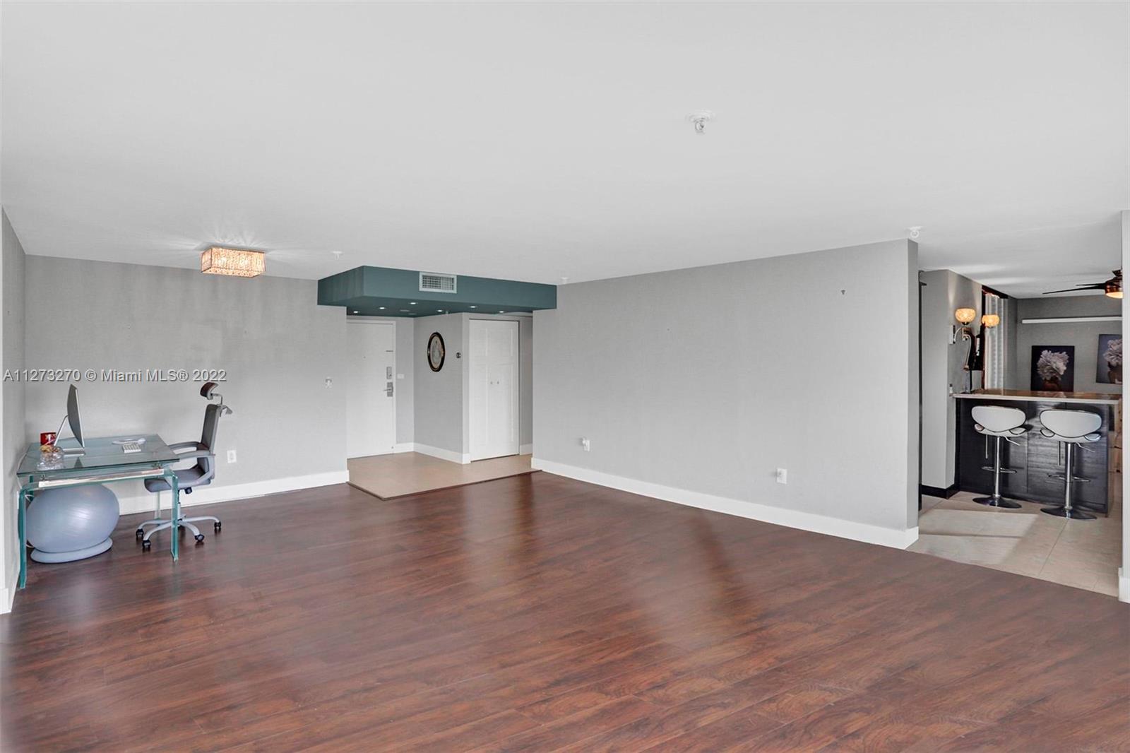 COCO WOOD CONDO - Residential
