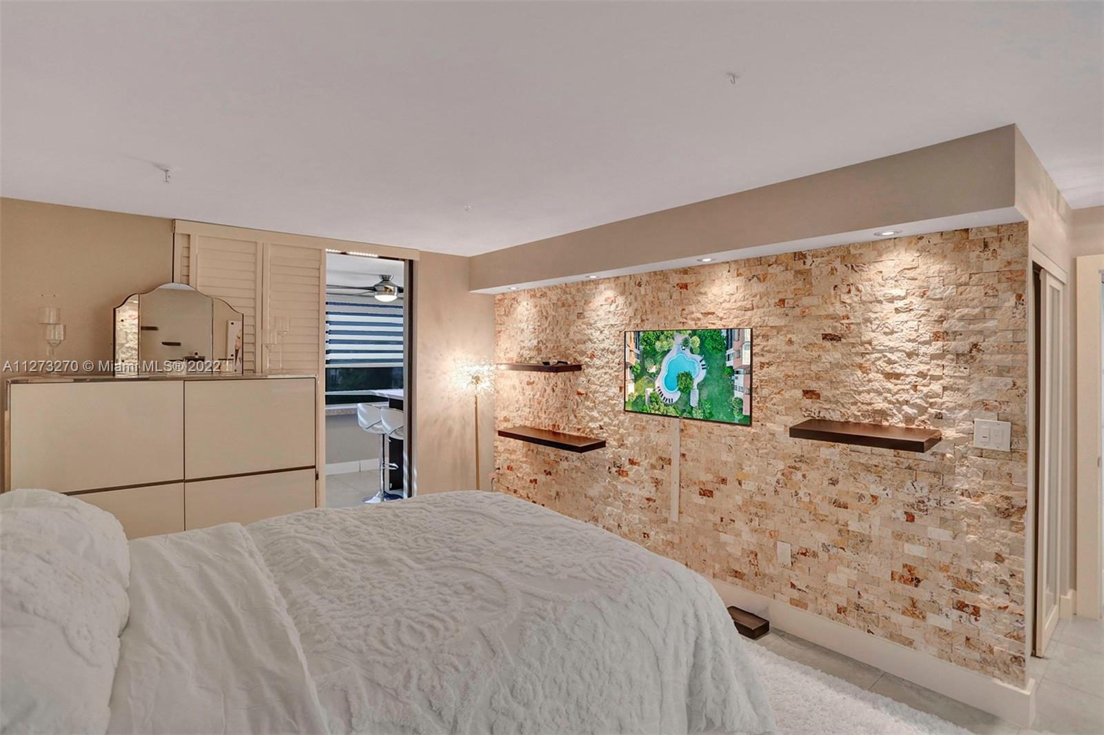 COCO WOOD CONDO - Residential