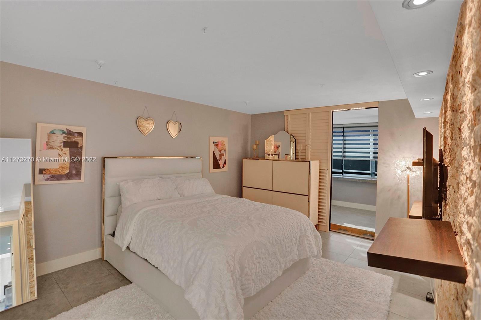 COCO WOOD CONDO - Residential