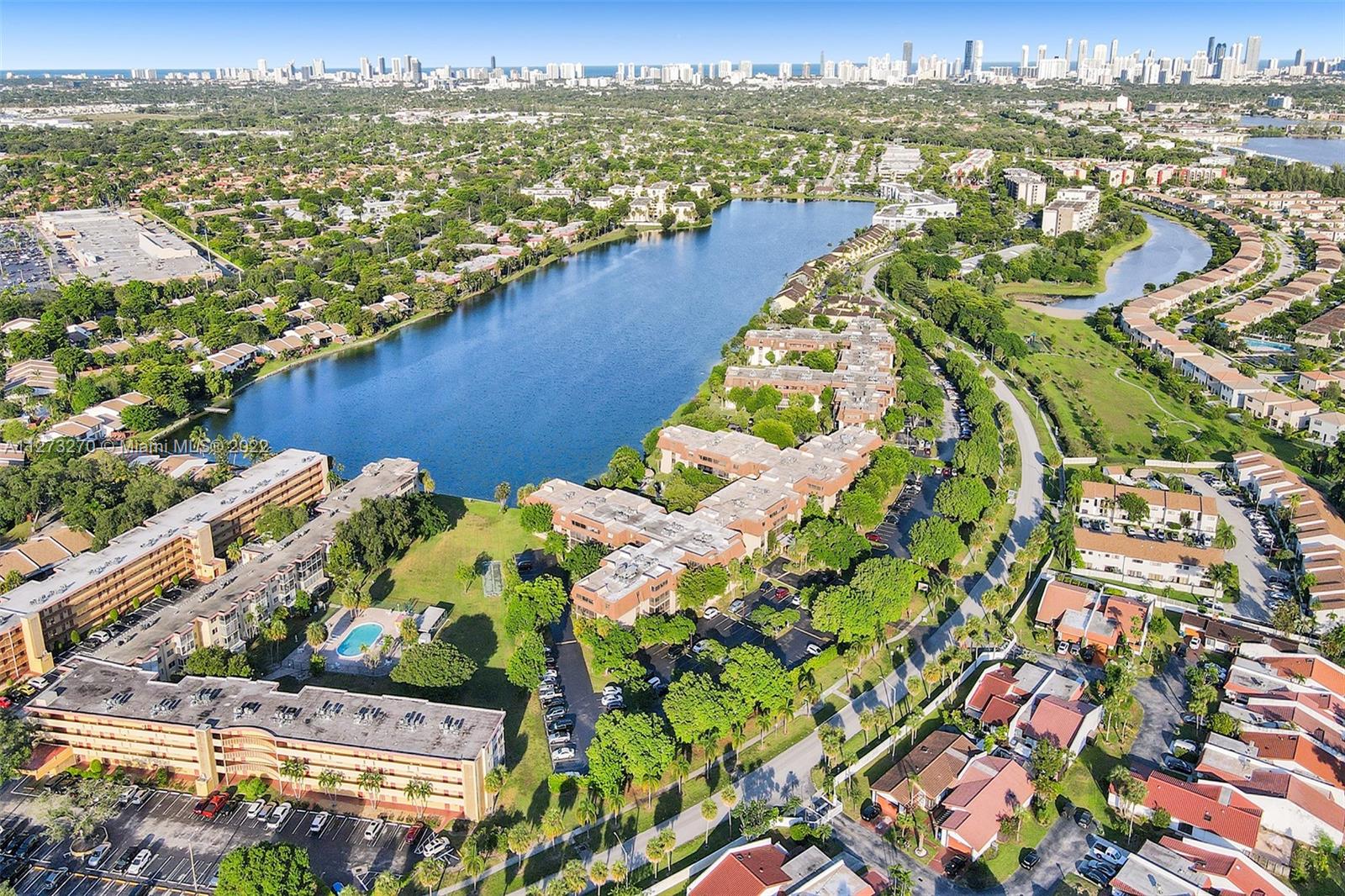 COCO WOOD CONDO - Residential