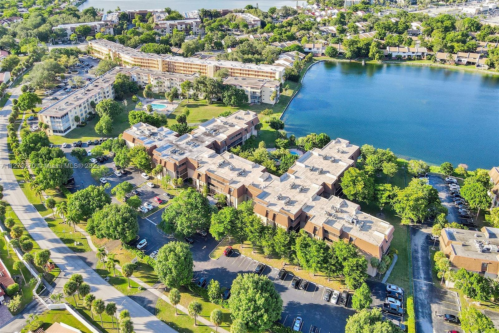 COCO WOOD CONDO - Residential