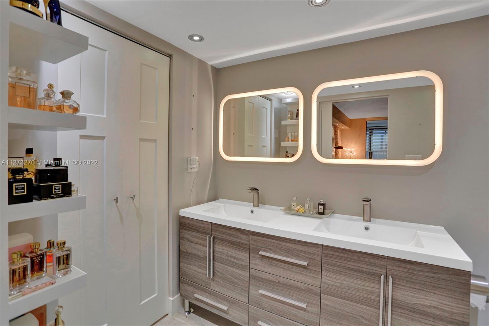 COCO WOOD CONDO - Residential