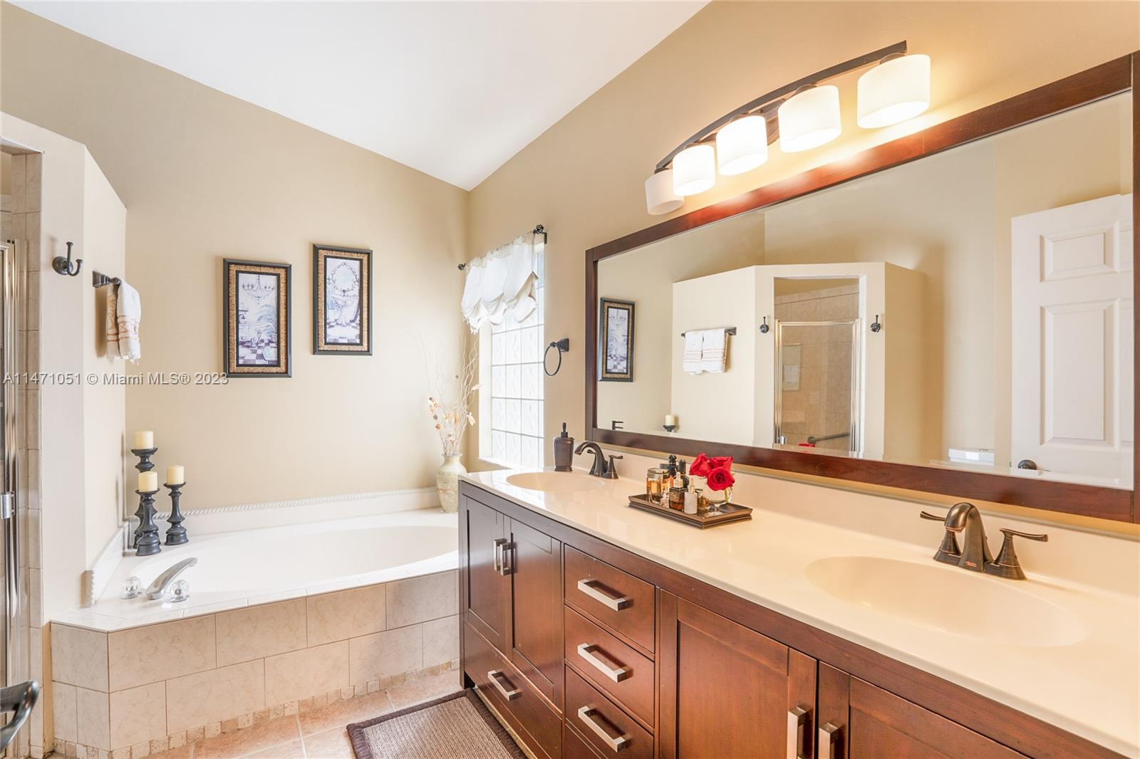 PIPERS GLEN A-3 - Residential