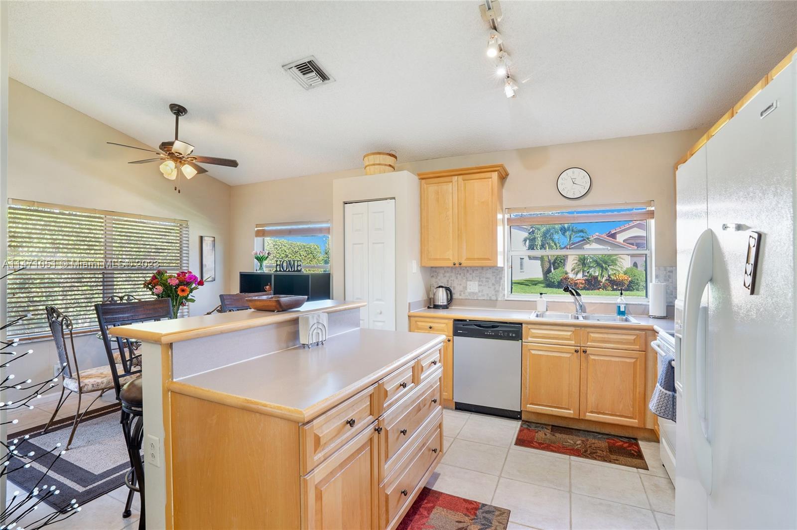 PIPERS GLEN A-3 - Residential