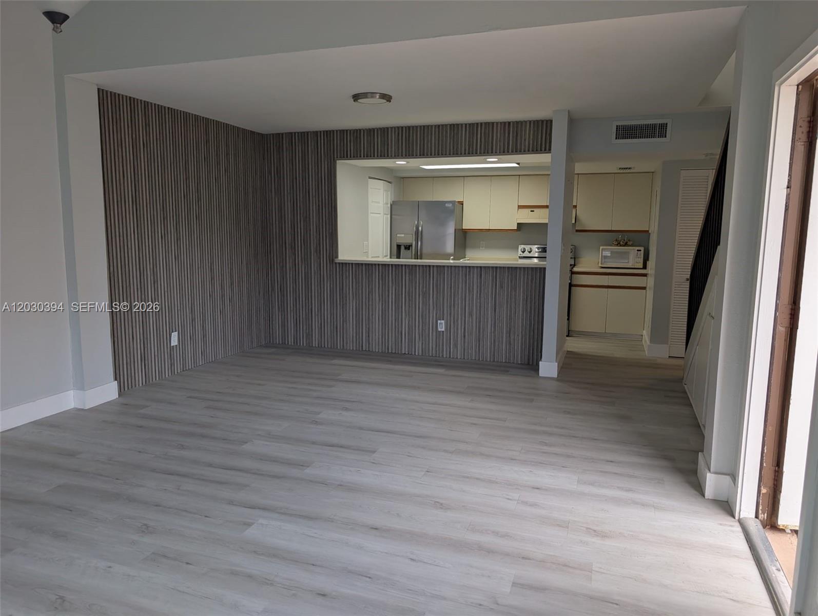PEMBROKE LAKES SECTION SE - Residential