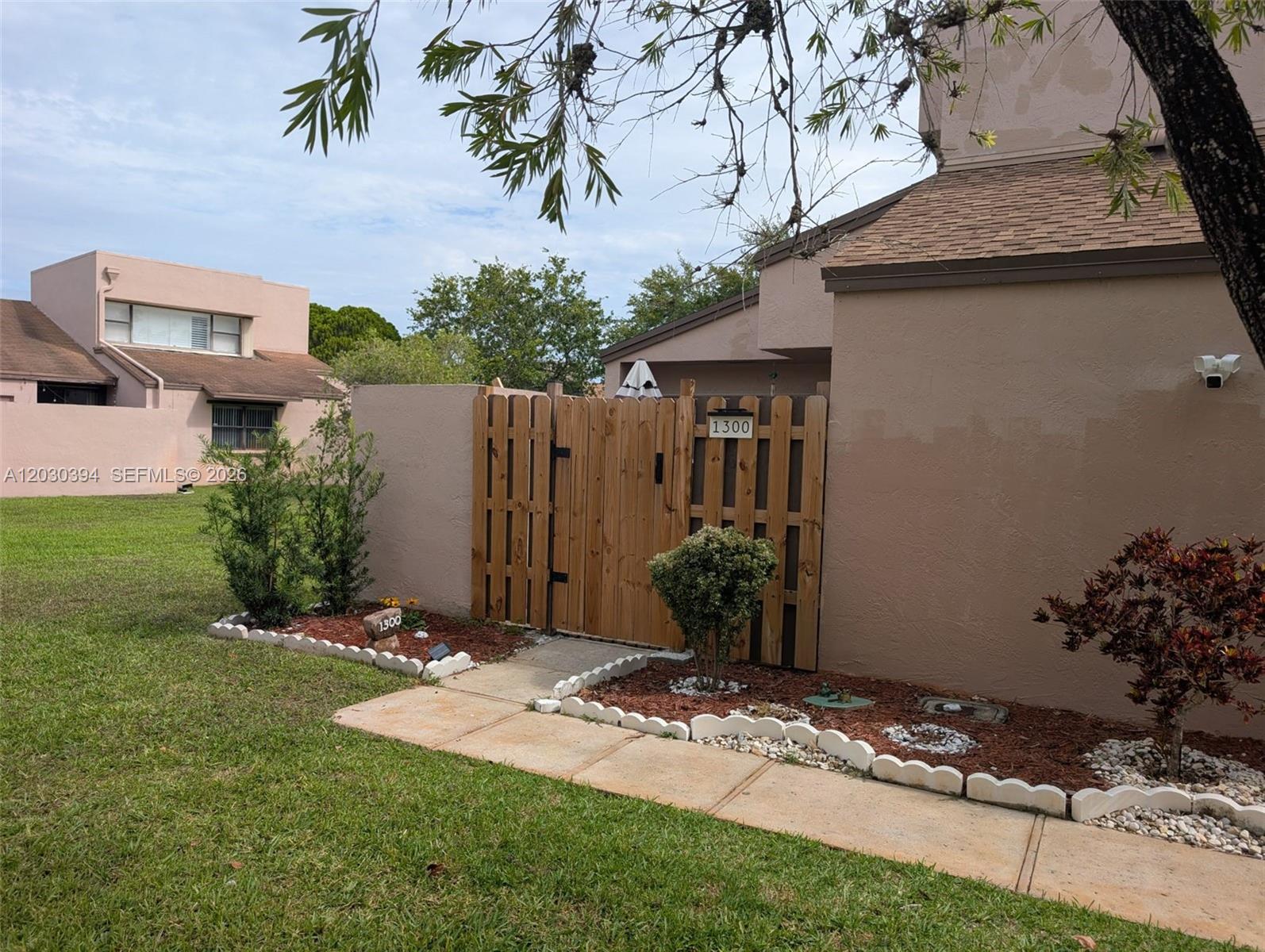 Welcome to Resort-Style Living in Flamingo Villas! This beautifully upgraded corner-unit townhome offers 2 bedrooms and 2 full bathrooms in the heart of Pembroke Pines. Move-in ready and filled with natural light, the open-concept layout creates a bright and inviting atmosphere. Enjoy the convenience of a full bedroom and bathroom on the first floor, ideal for guests or multigenerational living.
Relax and enjoy exceptional community amenities, including two swimming pools (one heated), fitness center, steam room, sauna, tennis and pickleball courts, and indoor racquetball. Outdoor enthusiasts will love nearby C.B. Smith Park with water attractions, camping, and recreational activities.
Ideally located just minutes from I-75, top-rated hospitals, dining, shopping, and entertainment. Major updates include a roof and A/C approximately 3 years old, a newer water heater, and a washer, dryer, and dishwasher.
Located within a 24/7 guard-gated community with roaming security patrol and a low HOA fee of only $205/month. Whether you're a first-time buyer, downsizing, or seeking a low-maintenance lifestyle, this turnkey home offers the perfect combination of comfort, convenience, and value. Don't miss this opportunity to own a piece of paradise in one of Pembroke Pines' most desirable communities!