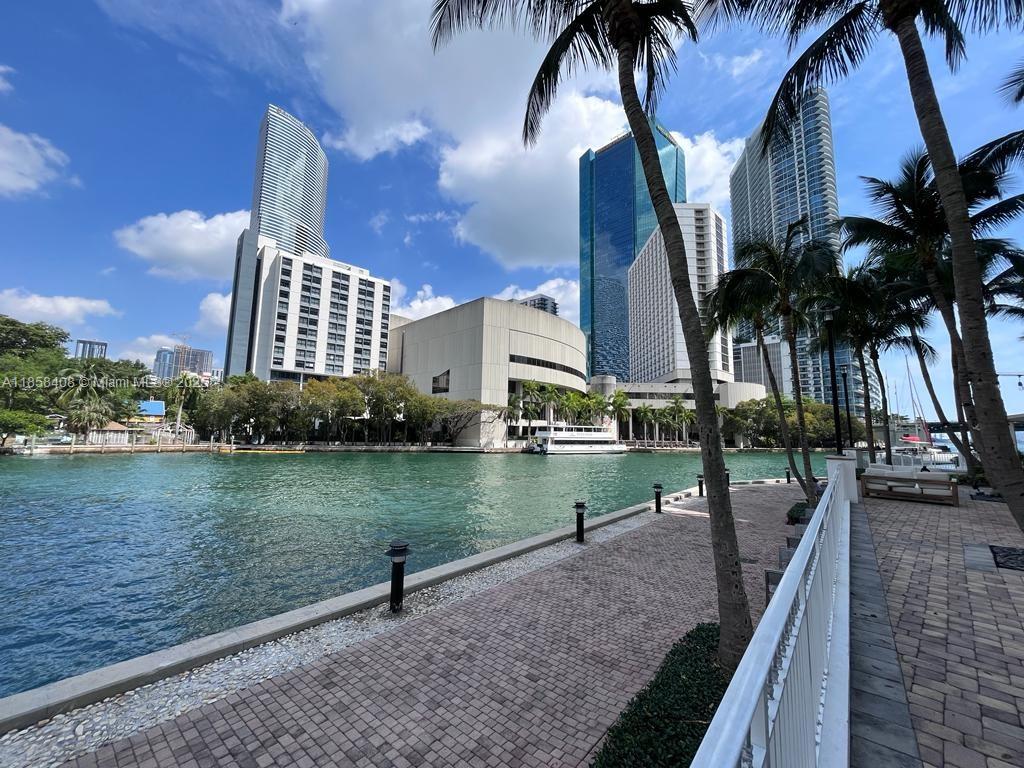 BRICKELL ON THE RIVER N T - Residential