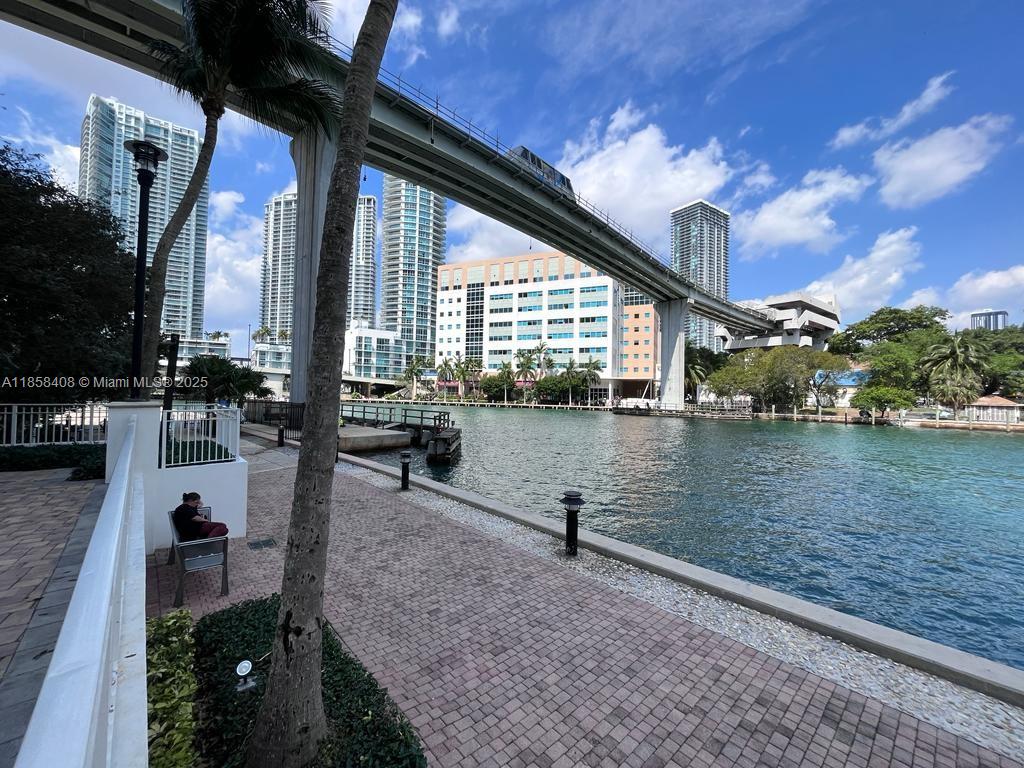 BRICKELL ON THE RIVER N T - Residential