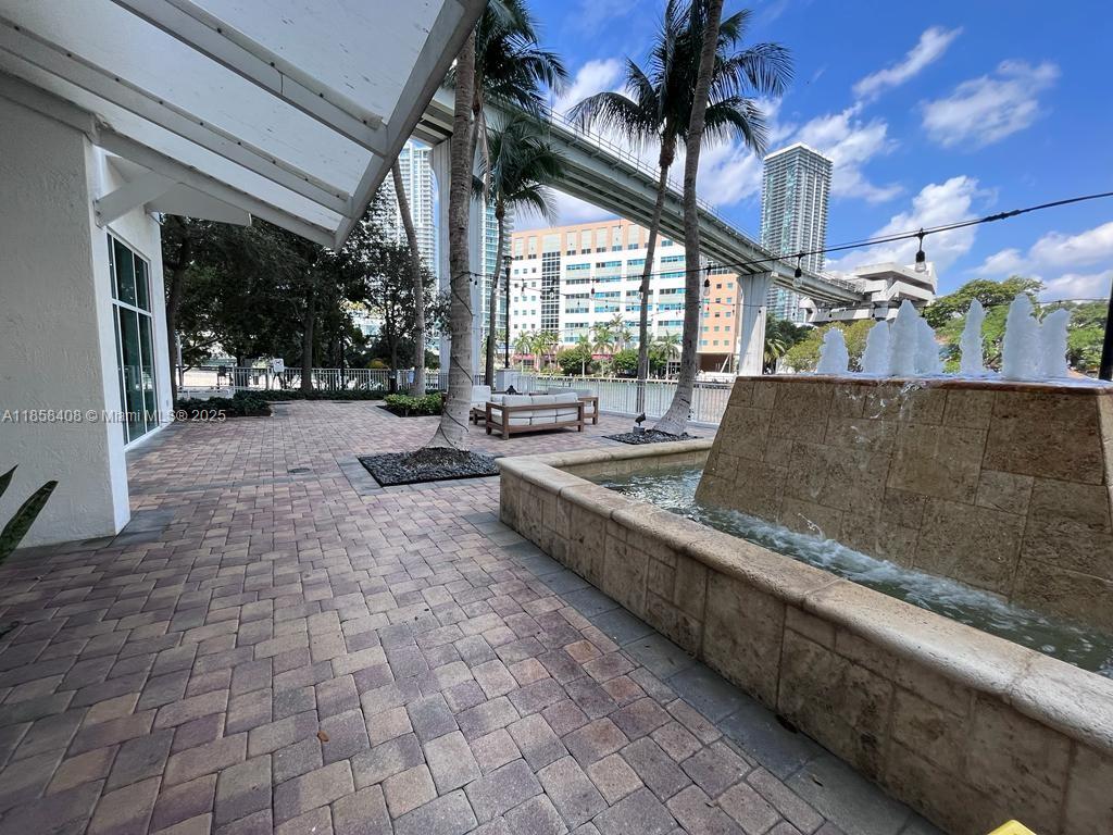 BRICKELL ON THE RIVER N T - Residential