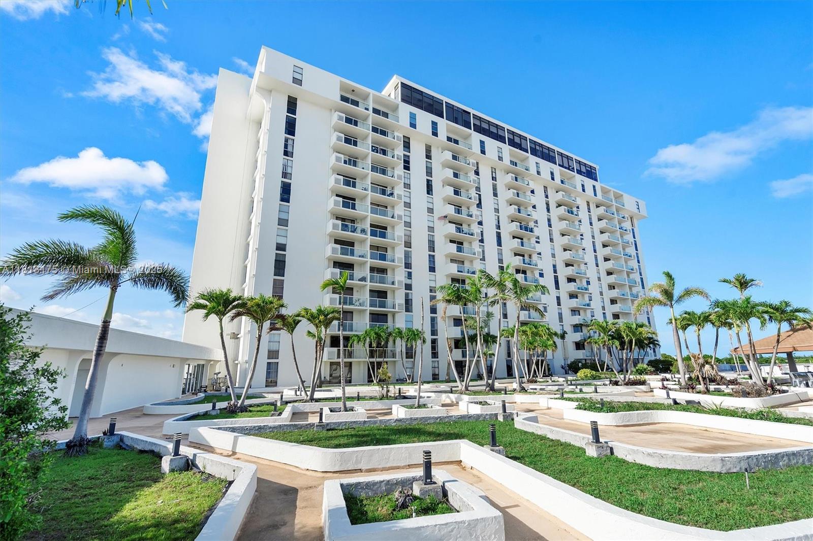 SPECIAL ASSESSMENT $396.26. 
Bright and spacious 2 bed 2 bath unit split layout in the upcoming area of North Miami. Close to FIU, Johnson&Wales, Barry University, plus restaurants, retail, banks and way more! 24 hs security, easy to show. The pool is under repair (until approx June 2026). Unbeatable price! UNFURNISHED - As per Association, min credit scro should be 680. Sailboat Cay is currently undergoing a complete building transformation. This extensive renovation ensures the community will soon emerge as one of the area's premier luxury residences. According to the HOA, these improvements are slated for completion in a few months. Gated community with 24-hour security. Invest now and step into a sophisticated, like-new lifestyle soon to be! SPECIAL ASSESSMENT $396.26.