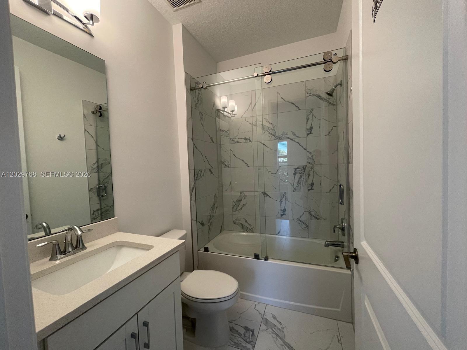 CRYSTAL LAKE 1ST SEC - Residential Lease
