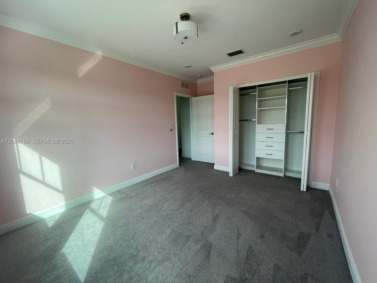 CRYSTAL LAKE 1ST SEC - Residential Lease