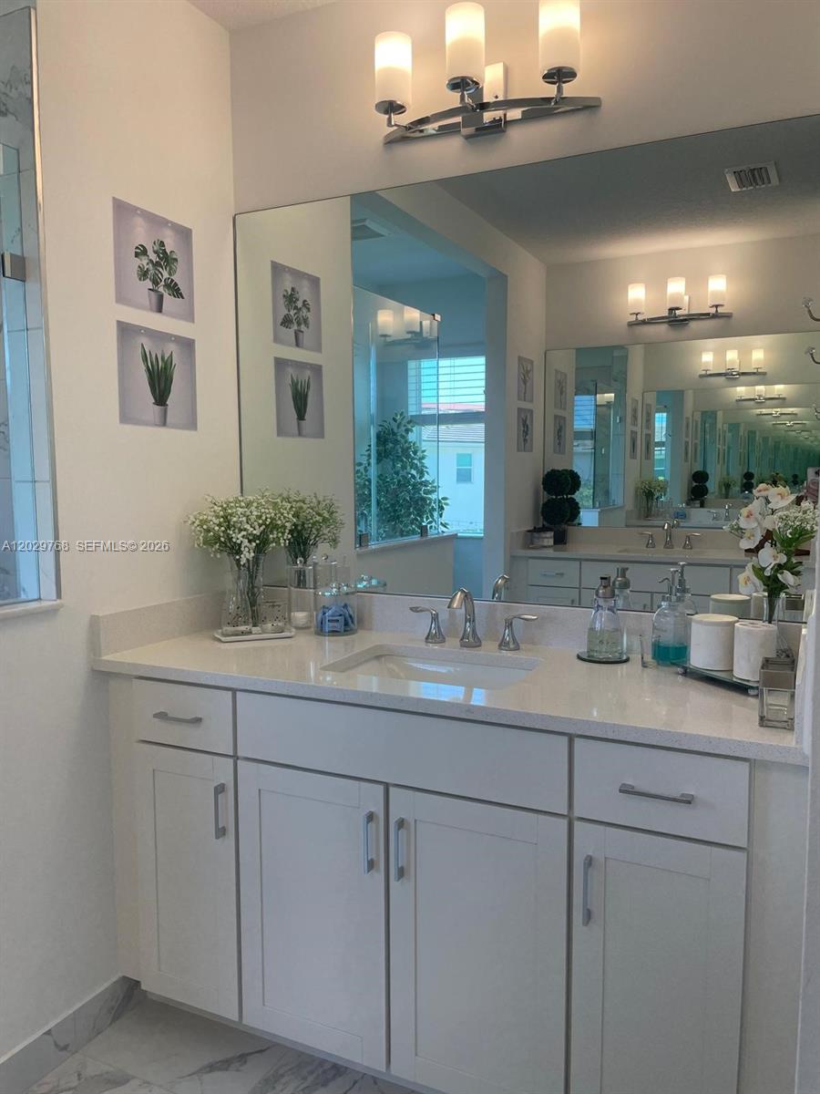 CRYSTAL LAKE 1ST SEC - Residential Lease